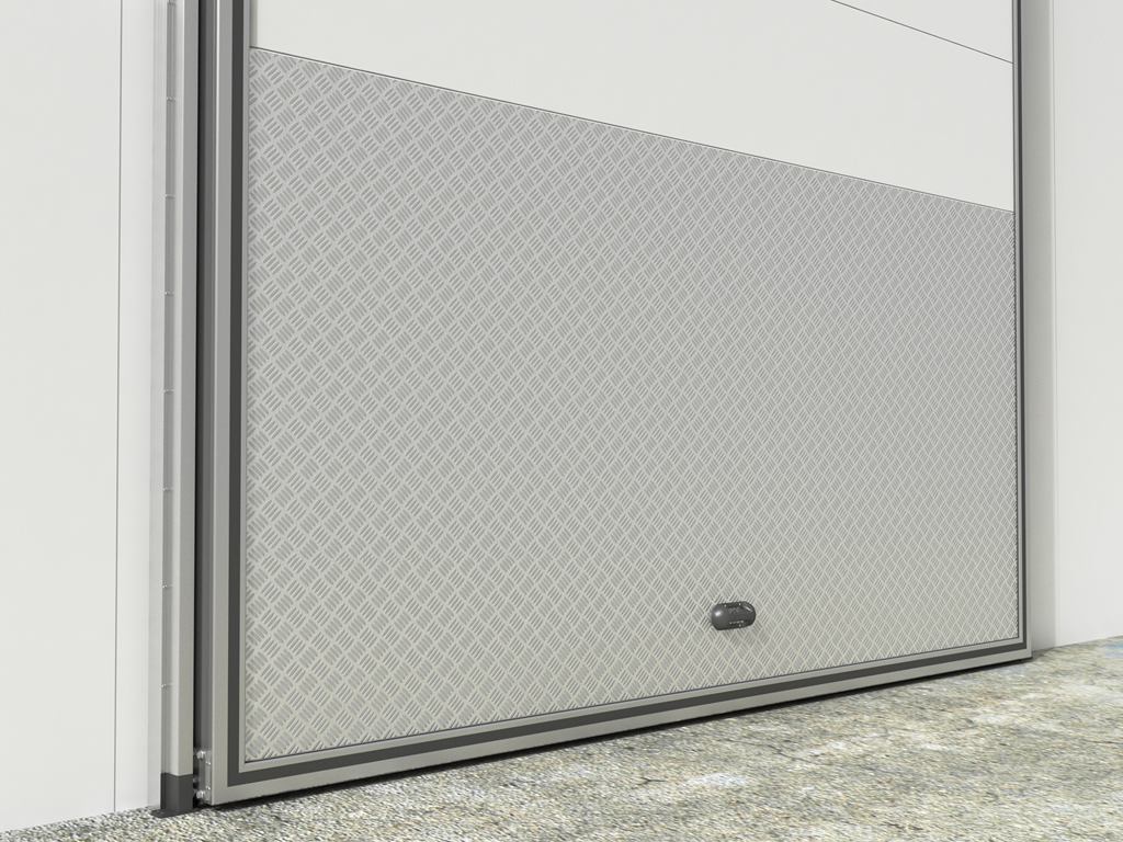 Защитные бамперы из рифленого алюминия.